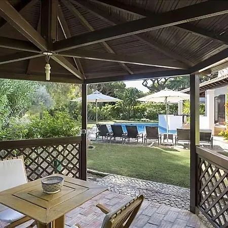 Villa Aldeia Das Acoteias Sleeps 8 With Pool Air Con And Wifi *